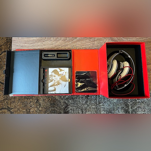 BEATS BY DRE - WHITE - Picture 4 of 6